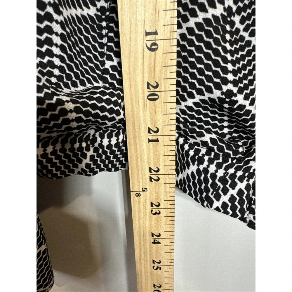 Roz & Ali Jacket Women's Medium M Black White Moto Blazer Geometric Long Sleeves